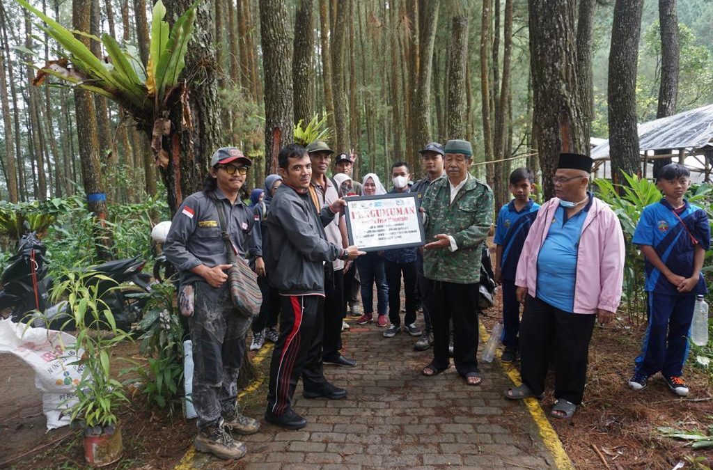 Pembersihan Gunung Giyanti Kabupaten Magelang dari Puntung Rokok