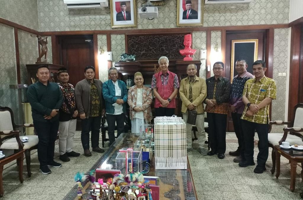 MTCC Silaturrahmi ke kediaman Gubernur Jawa Tengah (H.Ganjar Pranowo, S.H, M.IP) bersama Ketua Pimpinan Wilayah Muhammadiyah Jawa Tengah